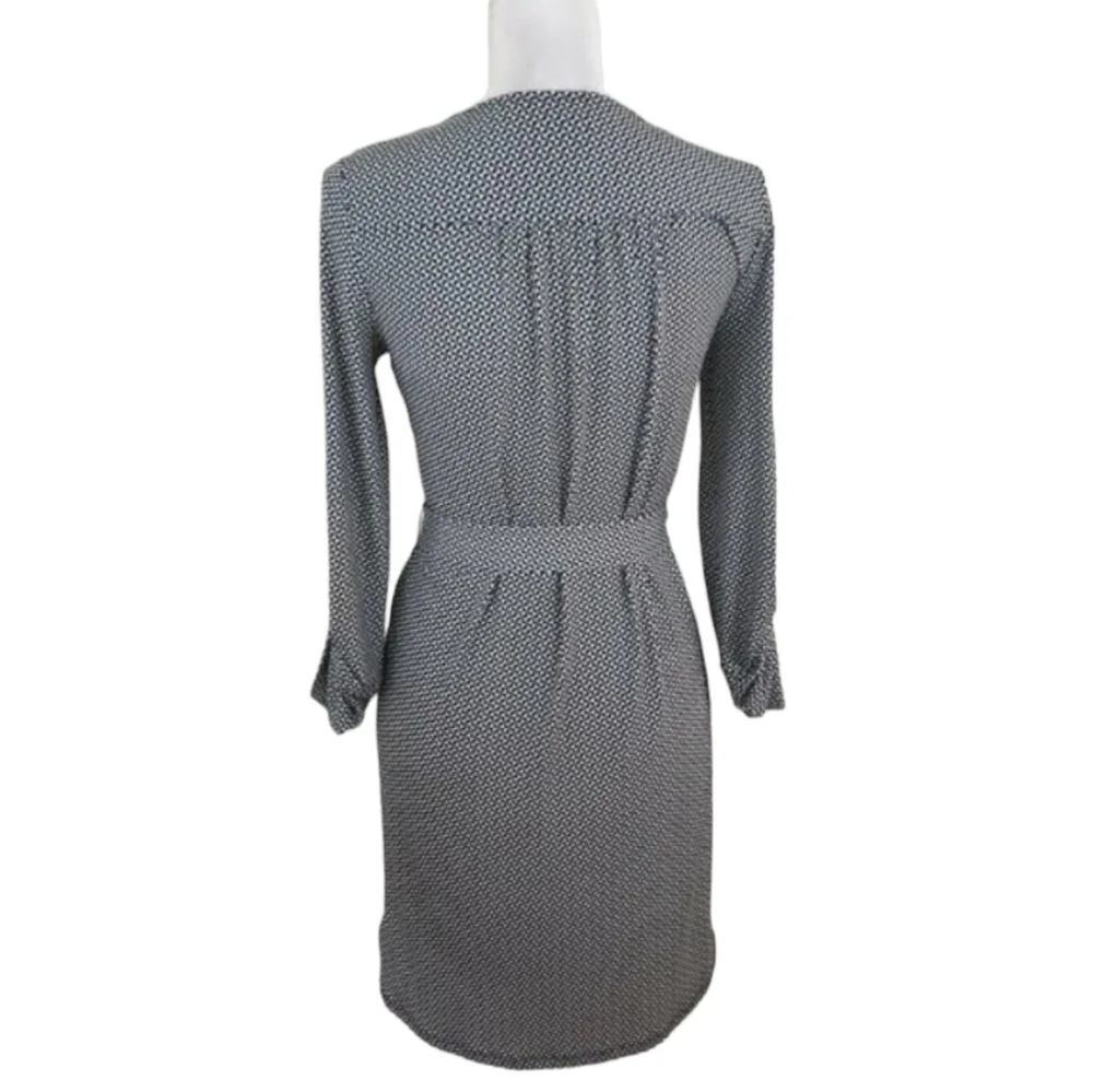 Michael Kors ~ Woman Size XS~ White/Black Long Roll Tab Sleeve Dress Stretch.